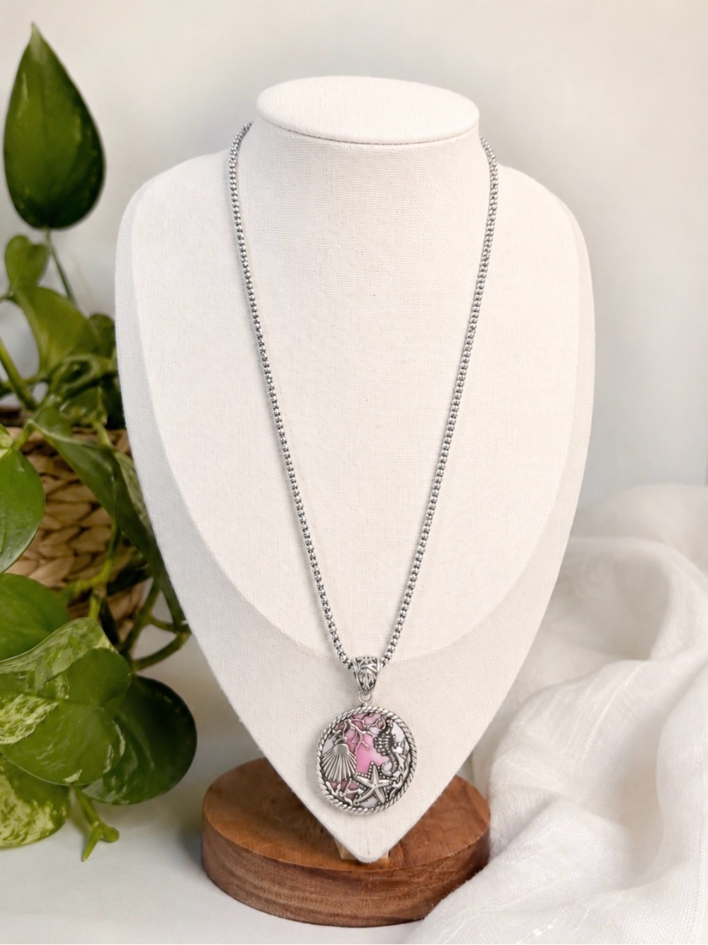 Samuel B. Sterling Silver Pink Mother of Pearl necklace - Picture 2 of 4